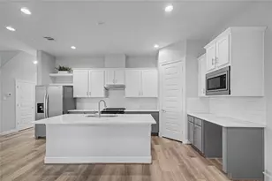 911 W 35th St, Houston, TX 77018 - Photo 8