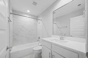911 W 35th St, Houston, TX 77018 - Photo 32