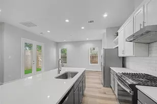 911 W 35th St, Houston, TX 77018 - Photo 14