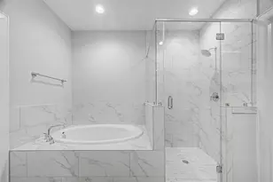 911 W 35th St, Houston, TX 77018 - Photo 22