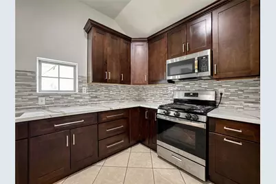 1060 County Road 5021, Cleveland, TX 77327 - Photo 8