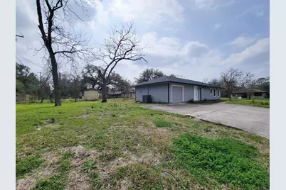 301 Cypress Street, Lake Jackson, TX 77566 - Photo 40