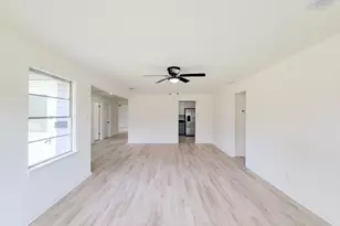 301 Cypress St, Lake Jackson, TX 77566 - Photo 6