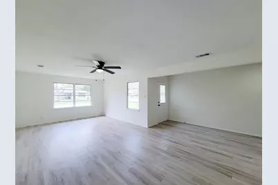 301 Cypress Street, Lake Jackson, TX 77566 - Photo 8
