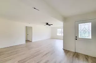 301 Cypress St, Lake Jackson, TX 77566 - Photo 10