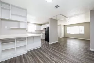 6002 Doulton Dr, Houston, TX 77033 - Photo 6