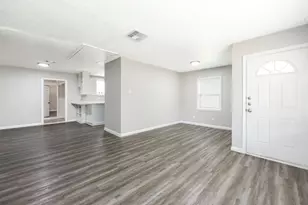 6002 Doulton Dr, Houston, TX 77033 - Photo 4