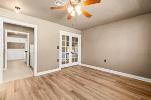 306 Rolling Hills Dr, Conroe, TX 77304 - Photo 8