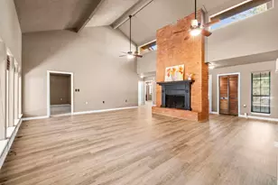 306 Rolling Hills Dr, Conroe, TX 77304 - Photo 6