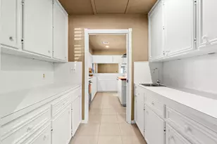 306 Rolling Hills Dr, Conroe, TX 77304 - Photo 10