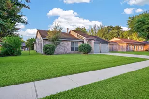 8410 Garden Parks Dr, Houston, TX 77075 - Photo 4