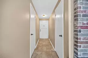 8410 Garden Parks Dr, Houston, TX 77075 - Photo 6