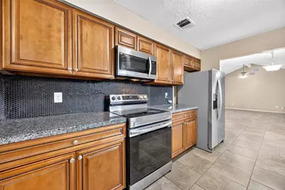 8410 Garden Parks Drive, Houston, TX 77075 - Photo 16
