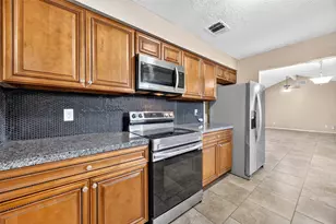 8410 Garden Parks Dr, Houston, TX 77075 - Photo 16