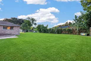8410 Garden Parks Dr, Houston, TX 77075 - Photo 32