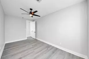 216 San Jacinto St, La Porte, TX 77571 - Photo 10
