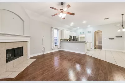 1065 Brigid Court, Dickinson, TX 77539 - Photo 6