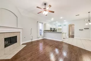 1065 Brigid Ct, Dickinson, TX 77539 - Photo 6