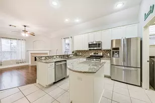 1065 Brigid Ct, Dickinson, TX 77539 - Photo 10