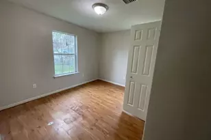 3220 Iowa St, Baytown, TX 77520 - Photo 6