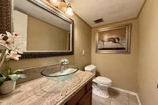 10183 Beekman Pl Dr, Houston, TX 77043 - Photo 14
