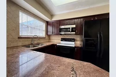 10183 Beekman Place Drive, Houston, TX 77043 - Photo 8