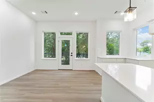 5105 Mallow St, Houston, TX 77033 - Photo 10