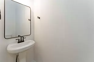 5105 Mallow St, Houston, TX 77033 - Photo 18