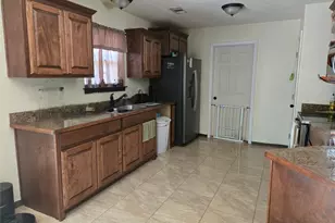 18015 Azalea Dr, Beaumont, TX 77705 - Photo 10