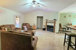 18015 Azalea Dr, Beaumont, TX 77705 - Photo 6