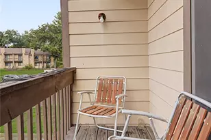 2521 Crosstimbers St, Huntsville, TX 77320 - Photo 24