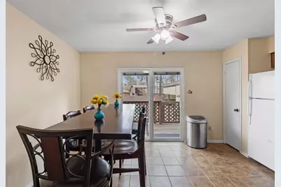 2521 Crosstimbers Street #H3, Huntsville, TX 77320 - Photo 10