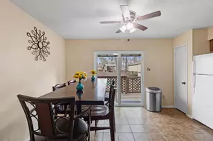2521 Crosstimbers St, Huntsville, TX 77320 - Photo 10