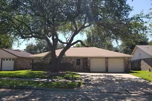 1129 E Rutgers Ln, Deer Park, TX 77536 - Photo 1