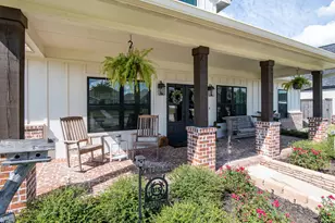 1 Greystone Ct, Angleton, TX 77515 - Photo 2