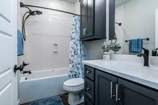 1 Greystone Ct, Angleton, TX 77515 - Photo 14