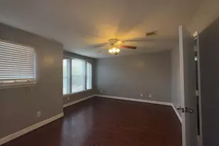 13122 Kingston Point Ln, Houston, TX 77047 - Photo 4
