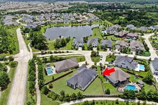 10 Venetia Grove Dr, Tomball, TX 77375 - Photo 2