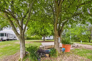 808 15th St, Dickinson, TX 77539 - Photo 1