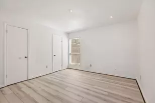 9616 Long Point Rd, Houston, TX 77055 - Photo 10