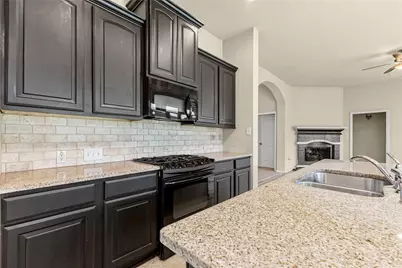 14010 Lake Hollow Drive, Pearland, TX 77584 - Photo 10