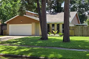 7026 Foxfield Ln, Humble, TX 77338 - Photo 2