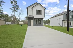 15618 Sycamore Dr, Montgomery, TX 77356 - Photo 2