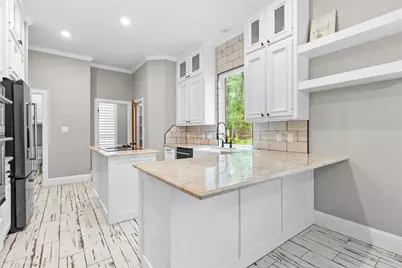 300 Broadmoor Drive, Huntsville, TX 77340 - Photo 8