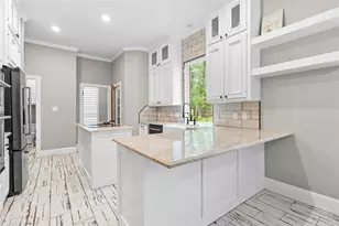 300 Broadmoor Dr, Huntsville, TX 77340 - Photo 8