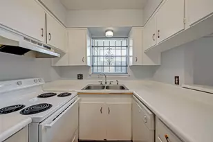 7714 Renwick Dr, Houston, TX 77081 - Photo 10