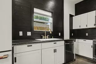 8302 Shotwell St, Houston, TX 77016 - Photo 8
