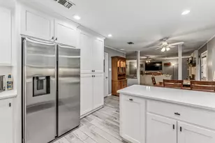 610 Green Hills Dr, Huntsville, TX 77340 - Photo 12