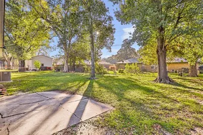 150 Gruss Drive, Houston, TX 77060 - Photo 2