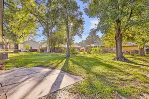 150 Gruss Dr, Houston, TX 77060 - Photo 2